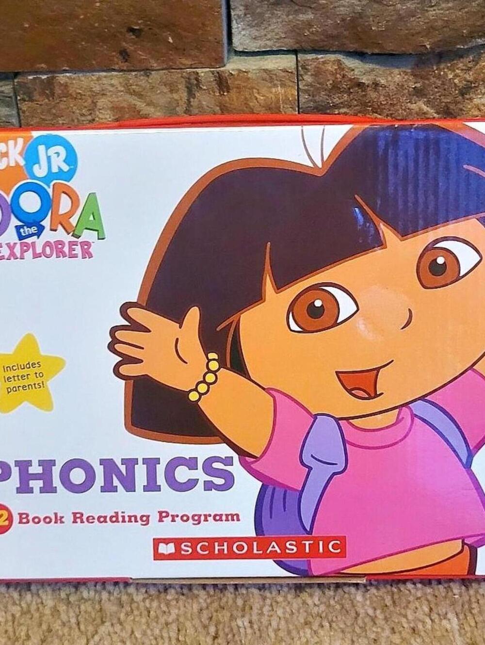 Dora the Explorer Phonics 12 Book Reading Program